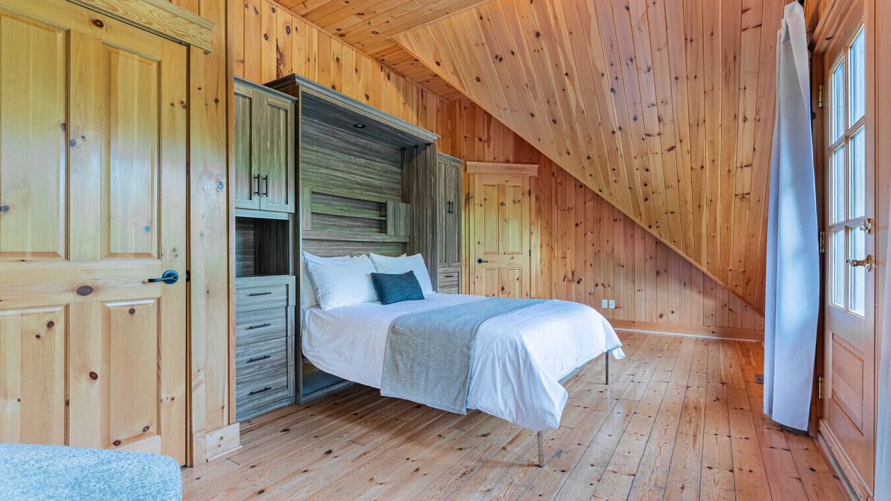 Photo of Bedroom in Fiddler Lake Resort