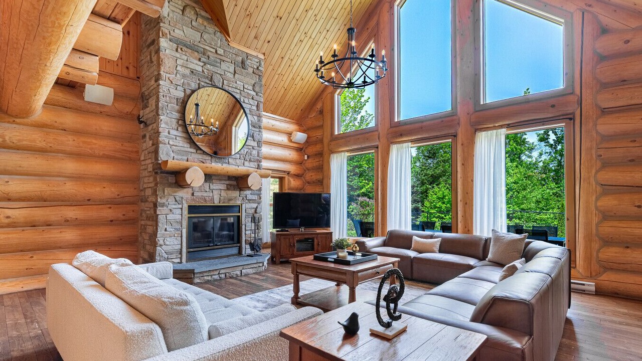 Photo of Livingroom in Fiddler Lake Resort