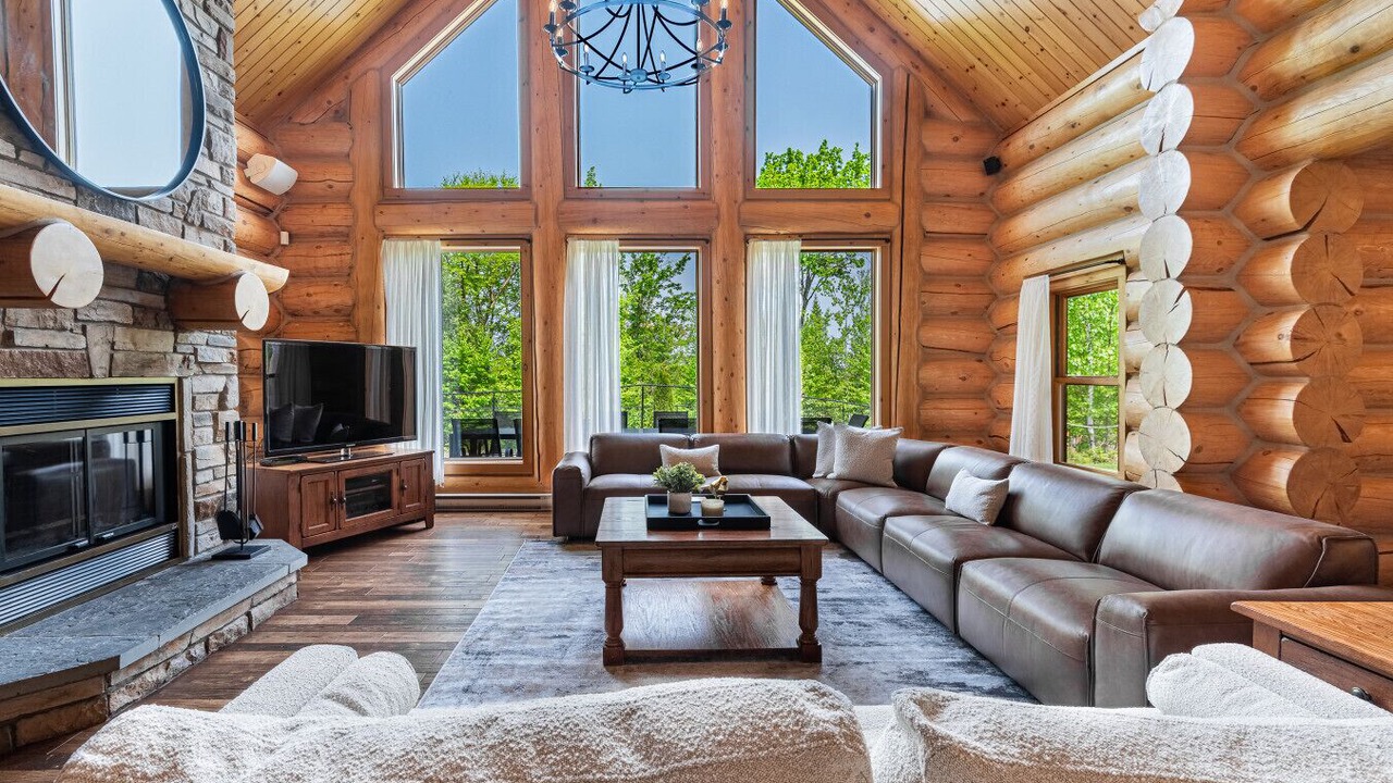 Photo of Livingroom in Fiddler Lake Resort