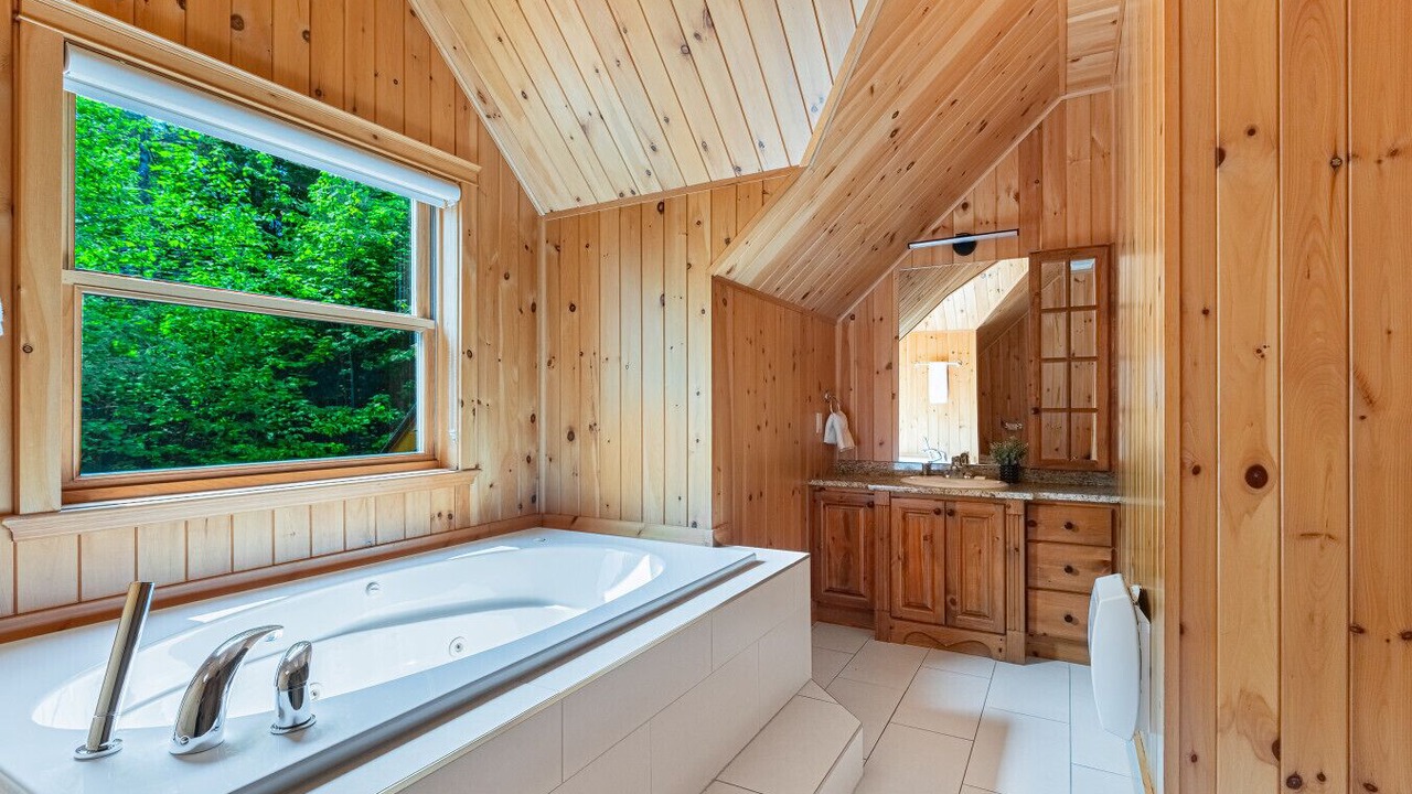 Photo of Bathroom in Fiddler Lake Resort