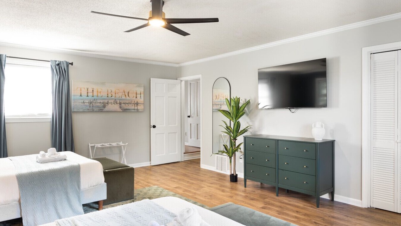Photo of Bedroom in Isle of Hope Historic District