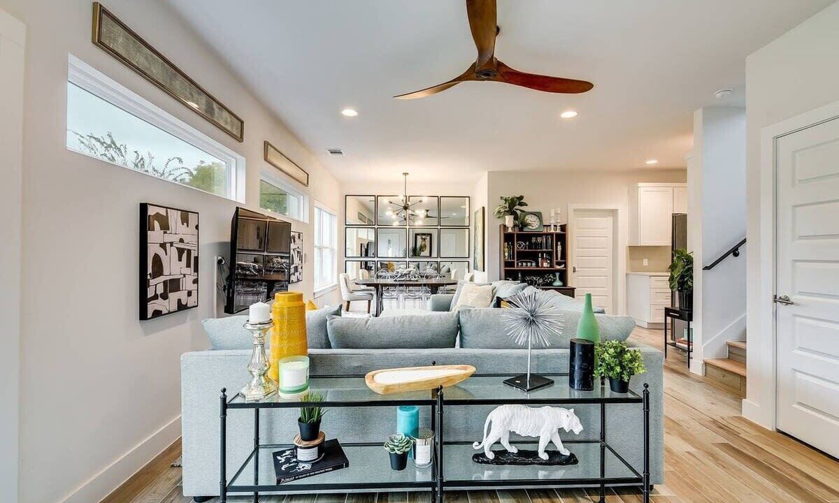Photo of Livingroom in East MLK