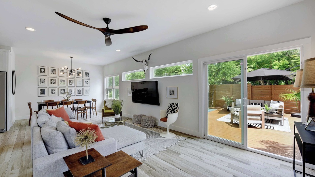 Photo of Livingroom in East MLK