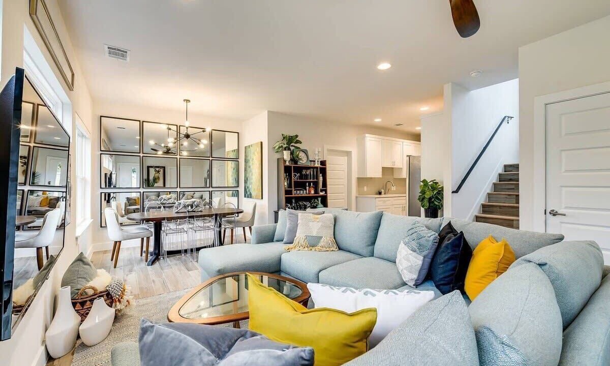 Photo of Livingroom in East MLK