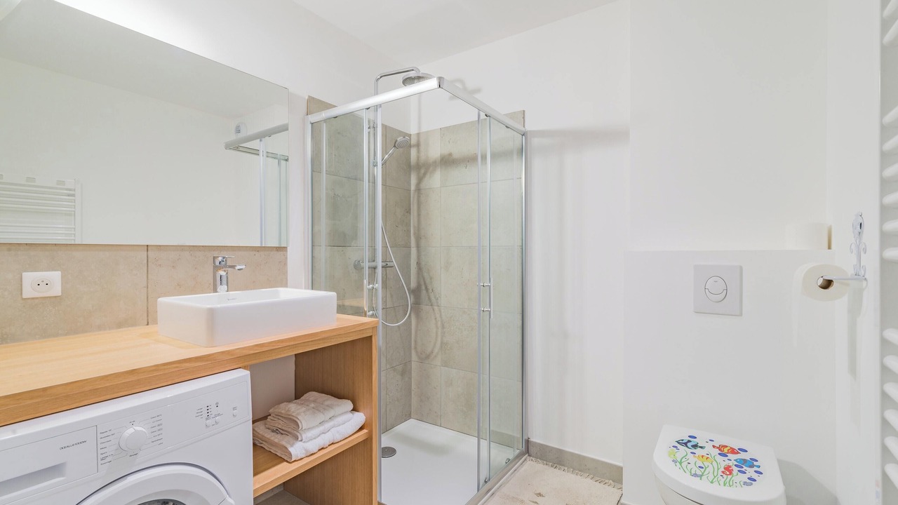 Photo of Bathroom in Malaucene