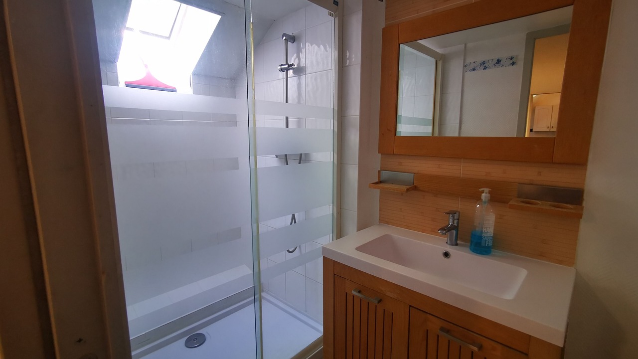 Photo of Bathroom in Fiquefleur-Equainville