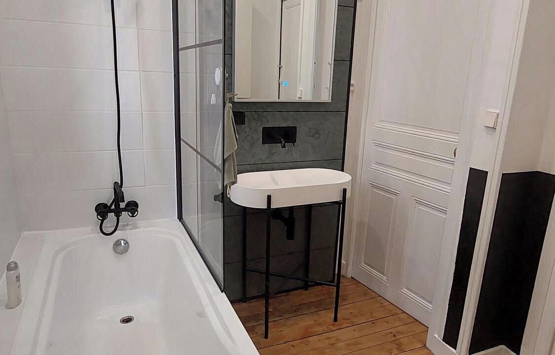Photo of Bathroom in Flore