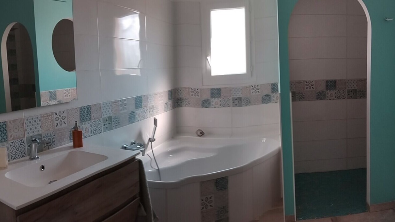 Photo of Bathroom in Abeilhan