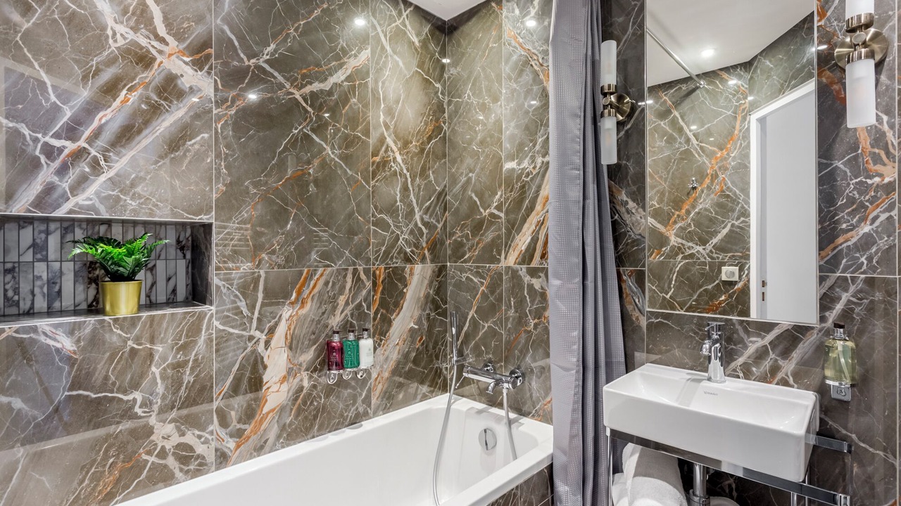 Photo of Bathroom in Arsenal