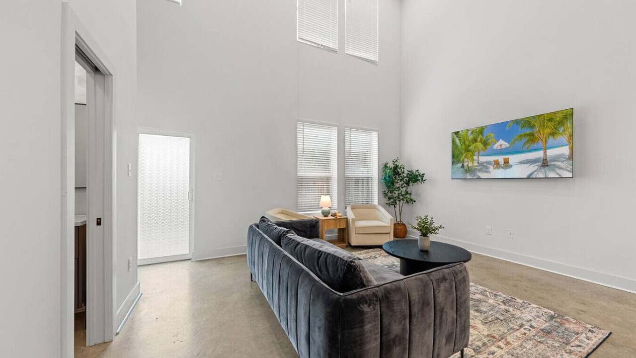 Photo of Livingroom in Lafayette