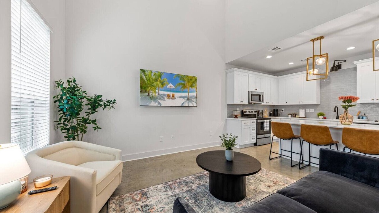 Photo of Livingroom in Lafayette