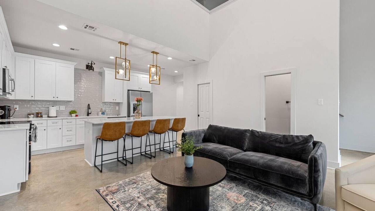Photo of Livingroom in Lafayette