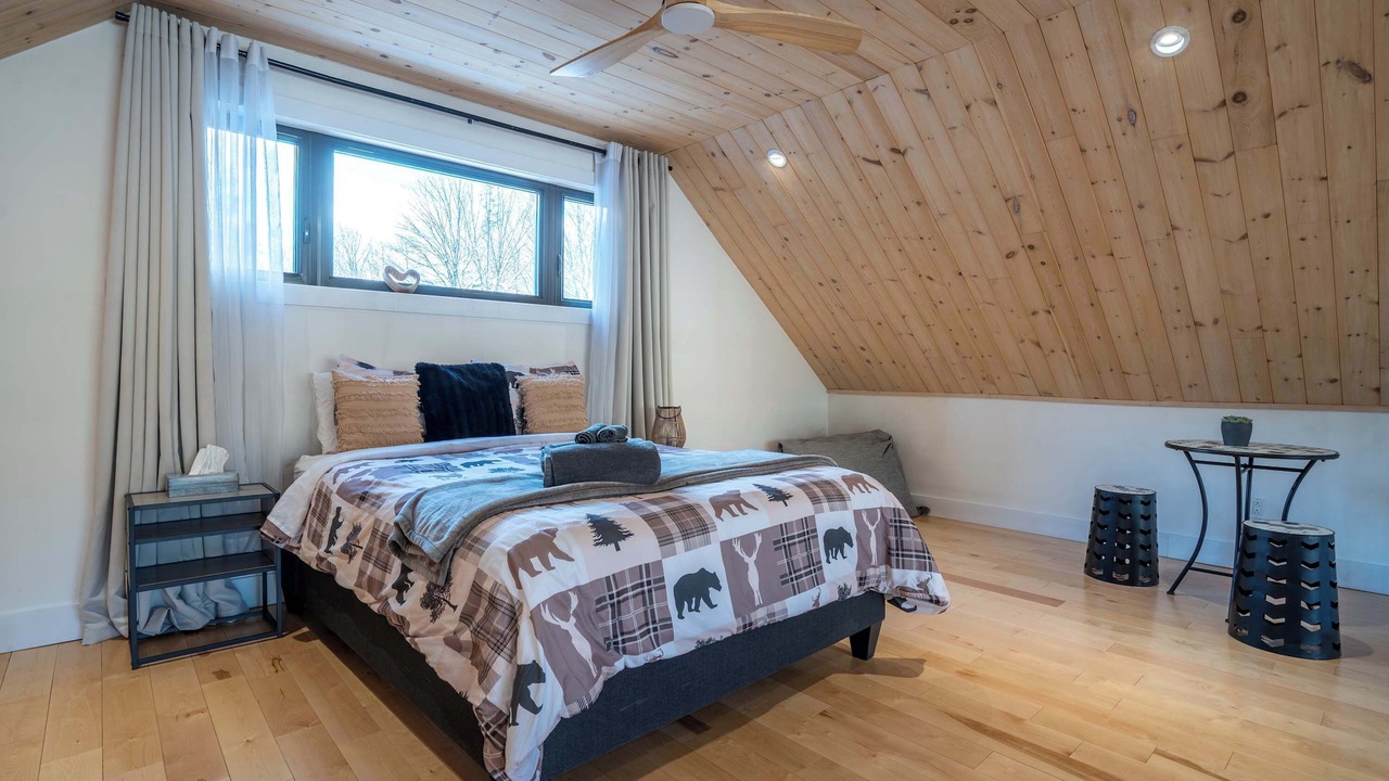 Photo of Bedroom in St-Adolphe-d'Howard