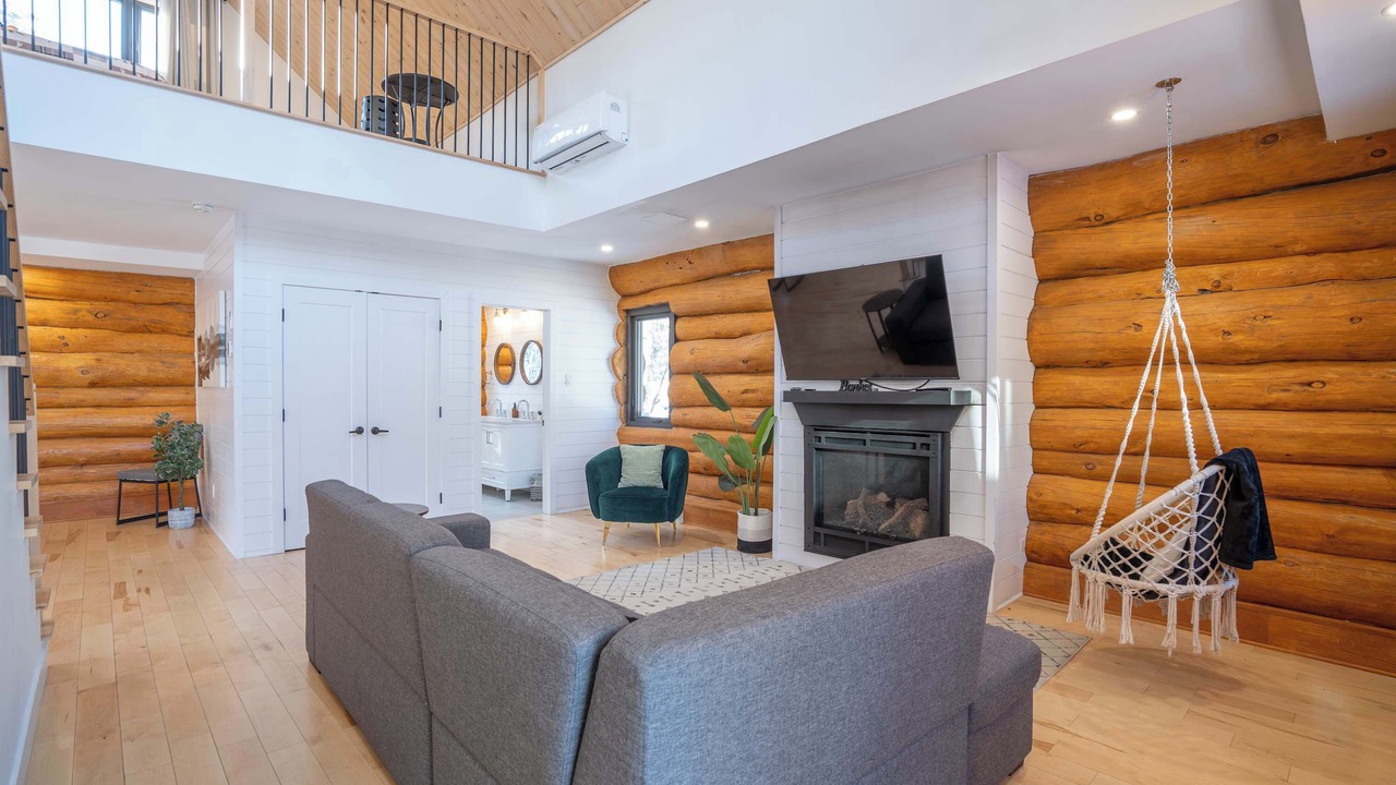 Photo of Livingroom in St-Adolphe-d'Howard
