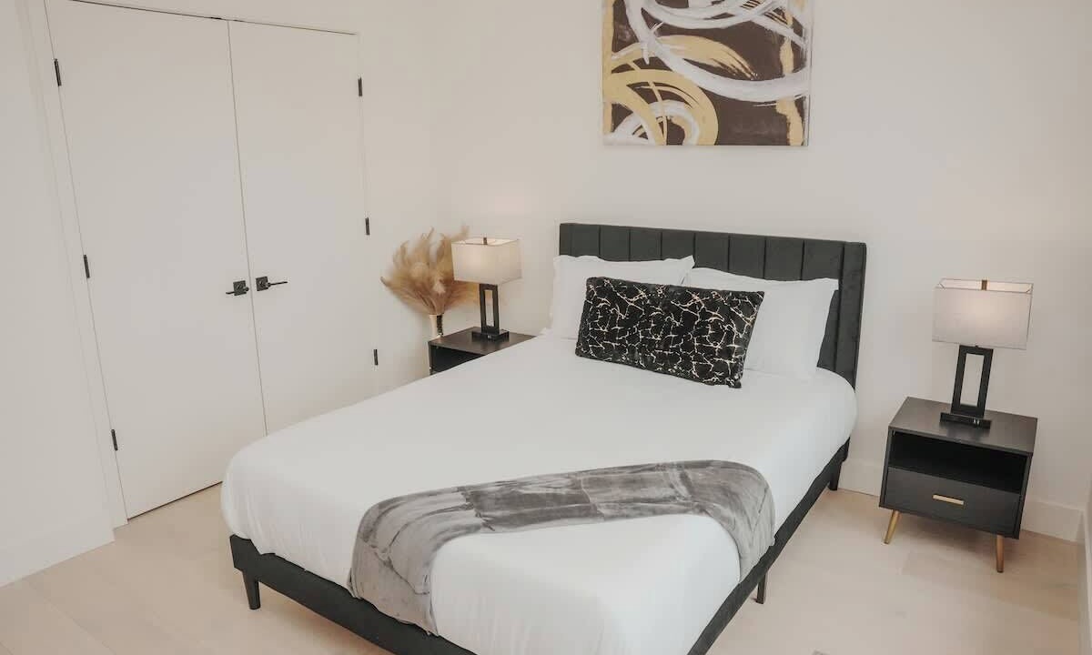 Photo of Bedroom in Near North Side