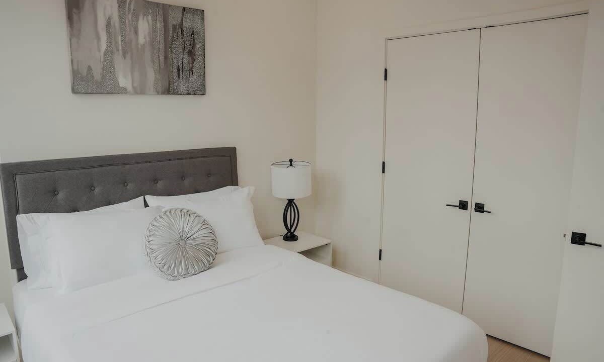 Photo of Bedroom in Near North Side