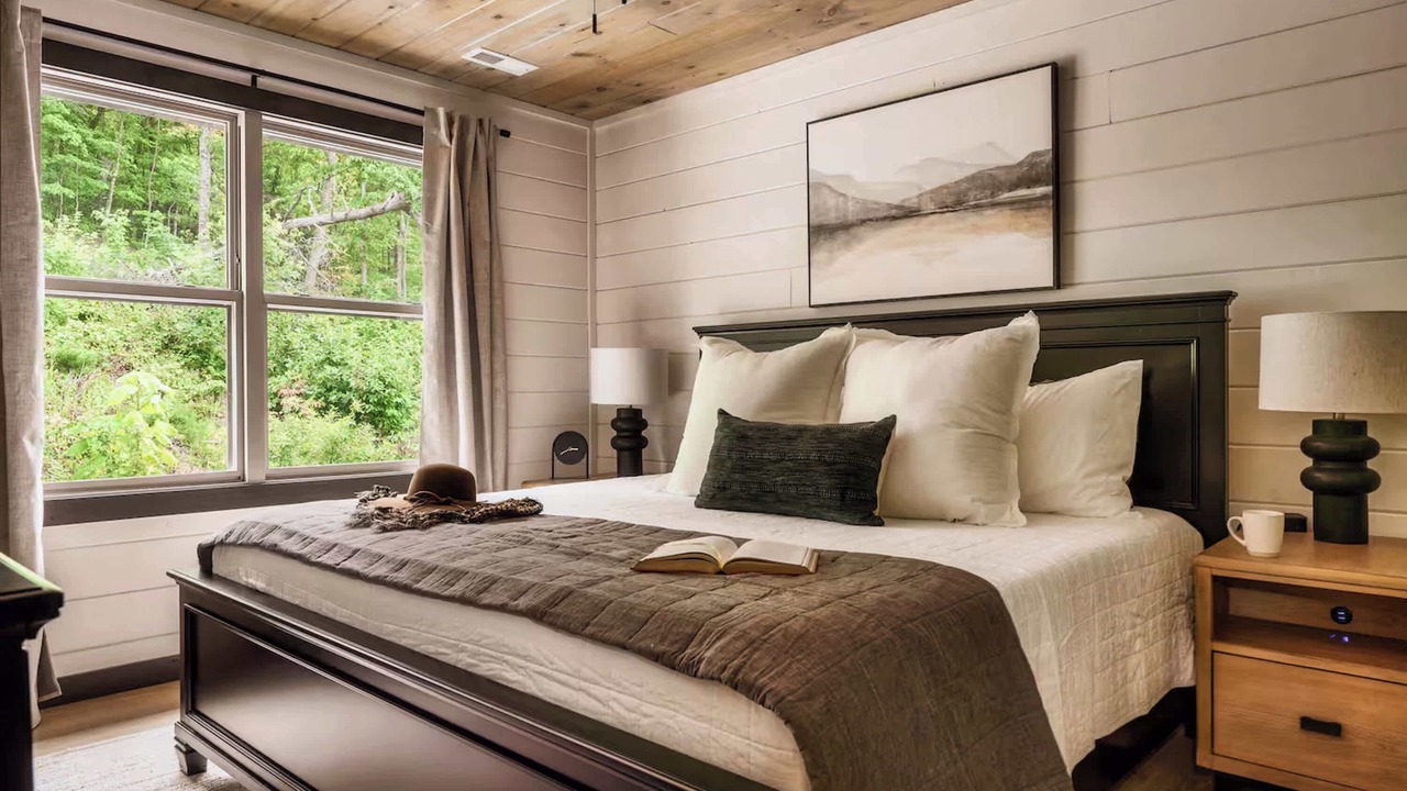 Photo of Bedroom in Smoky Mountains