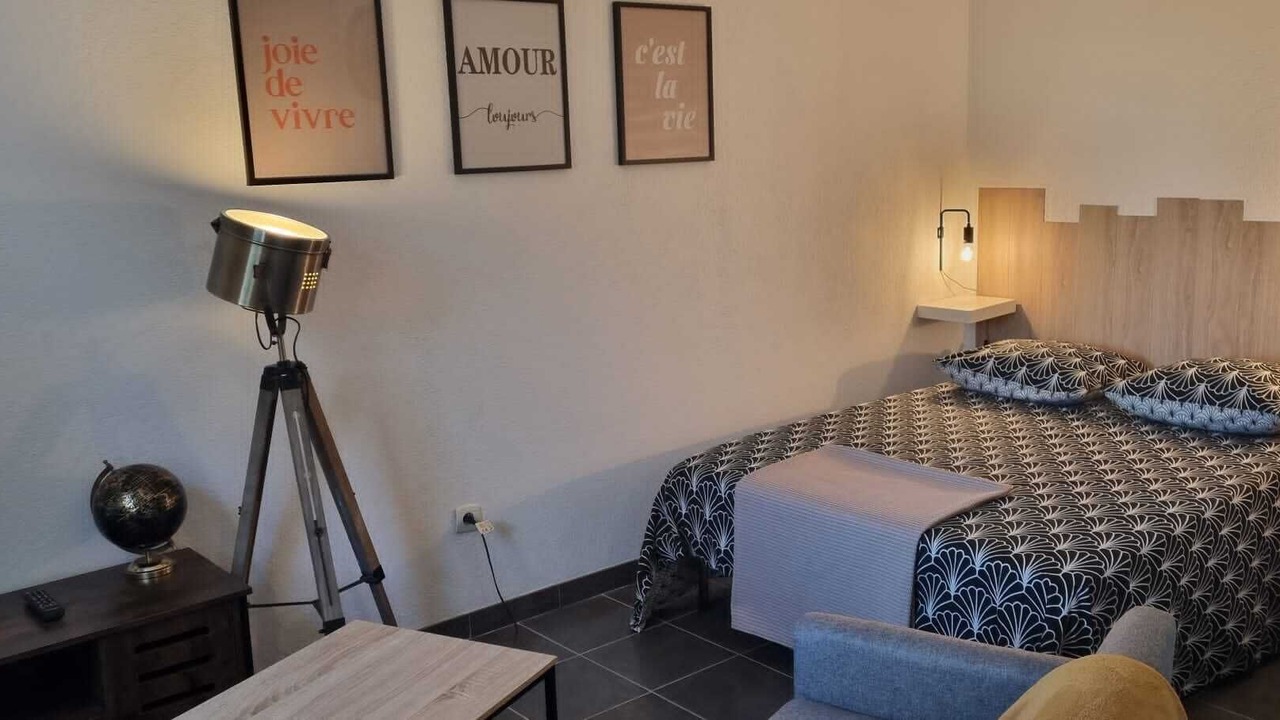 Photo of Bedroom in Razimbaud