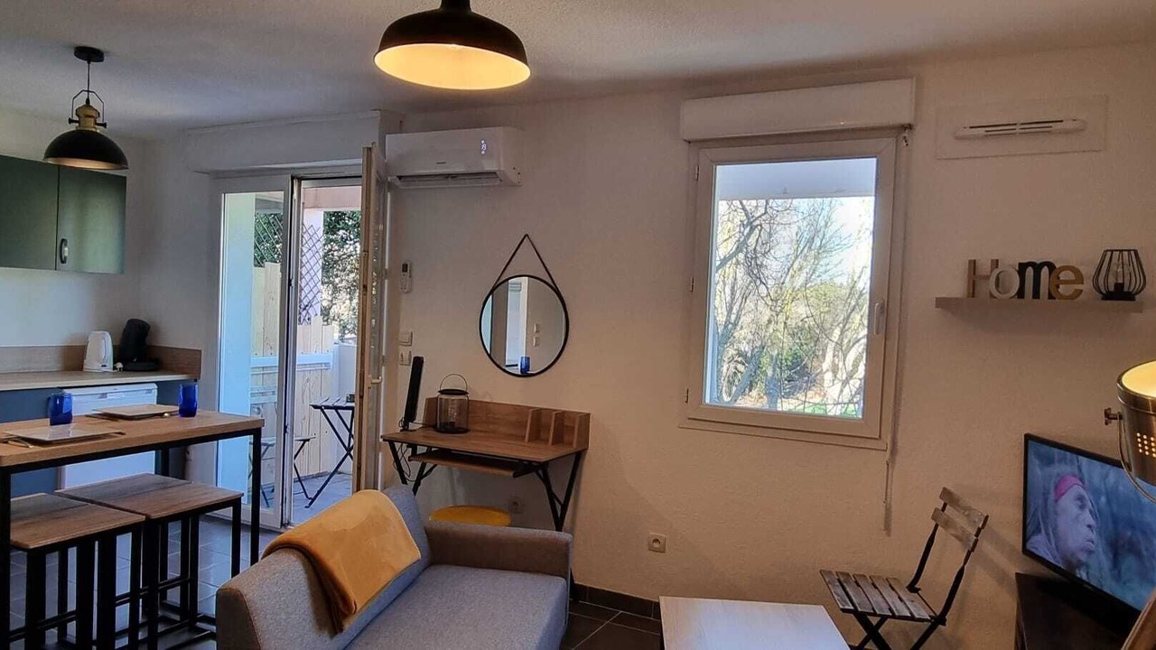 Photo of Livingroom in Razimbaud