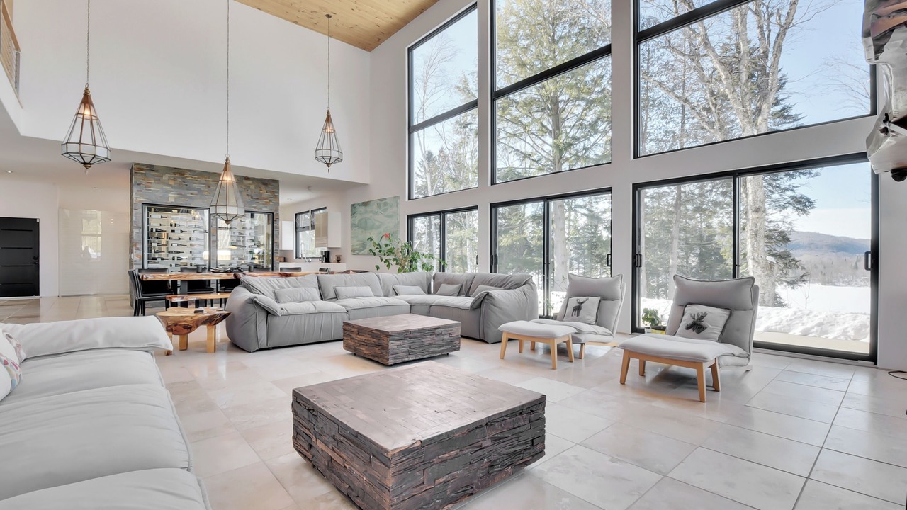 Photo of Livingroom in Stoneham-et-Tewkesbury