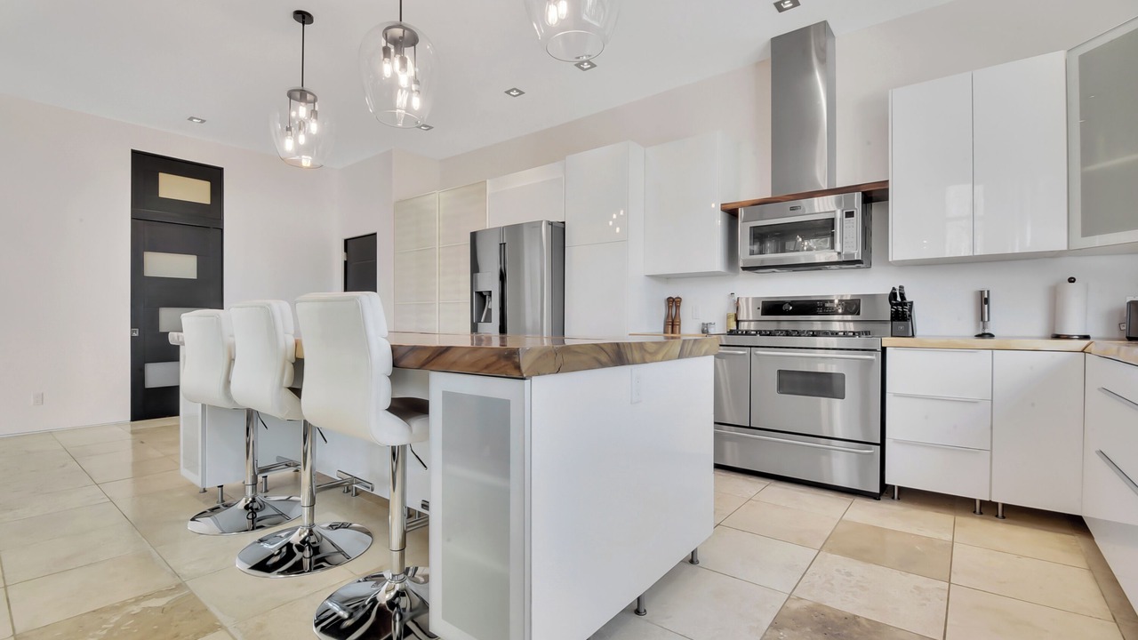 Photo of Kitchen in Stoneham-et-Tewkesbury