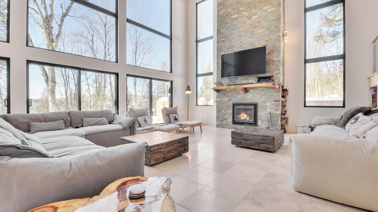 Photo of Livingroom in Stoneham-et-Tewkesbury