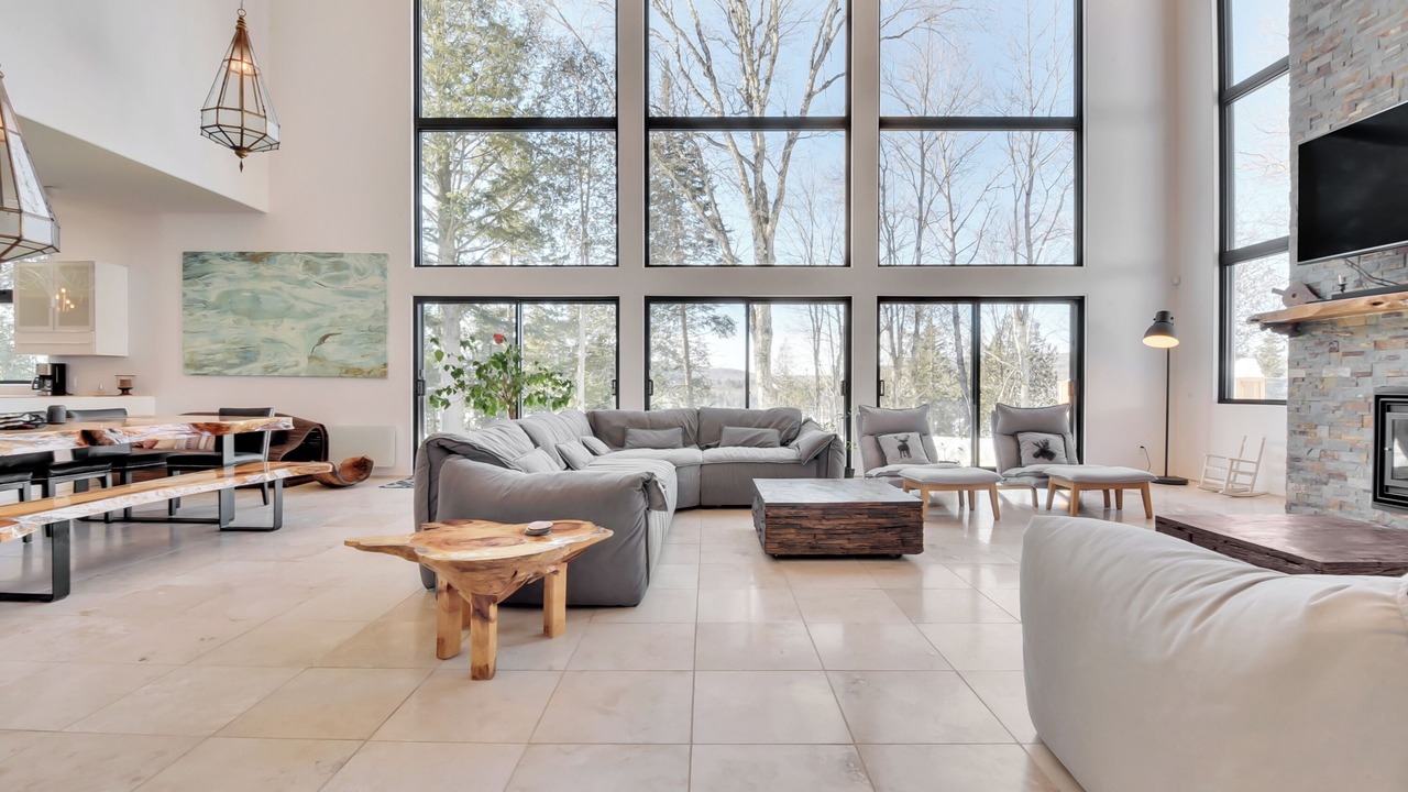 Photo of Livingroom in Stoneham-et-Tewkesbury
