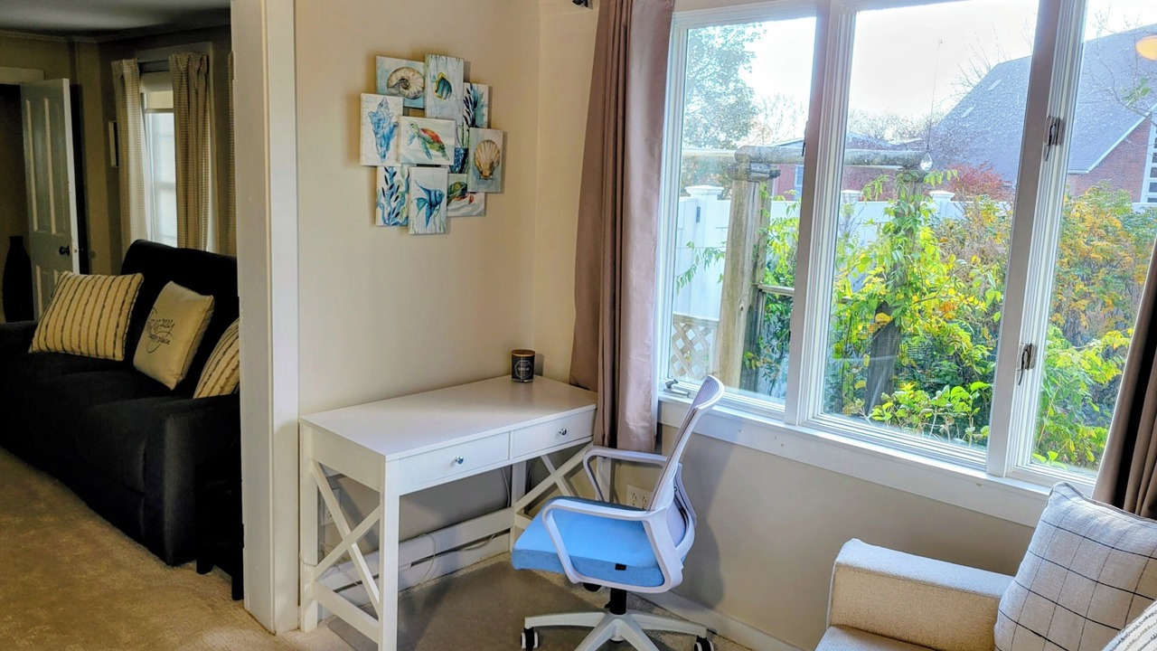 Photo of Livingroom in Niantic