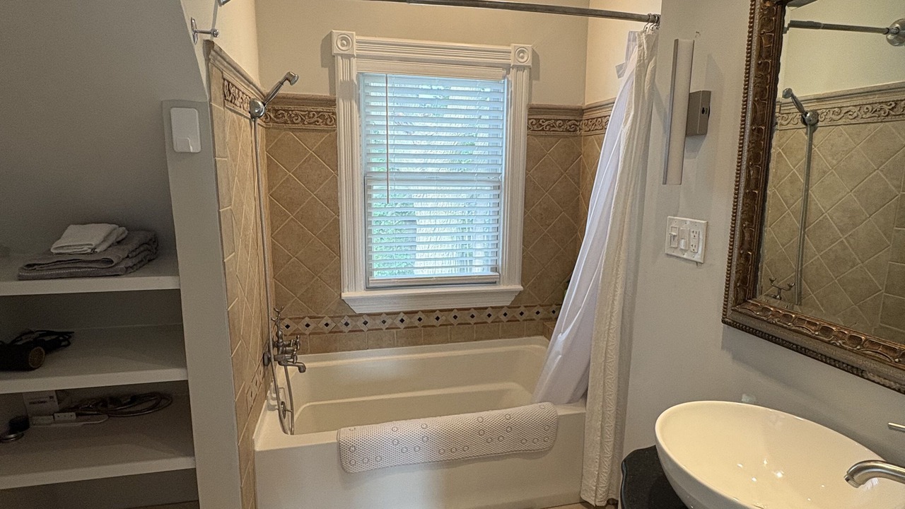 Photo of Bathroom in Egleston Square