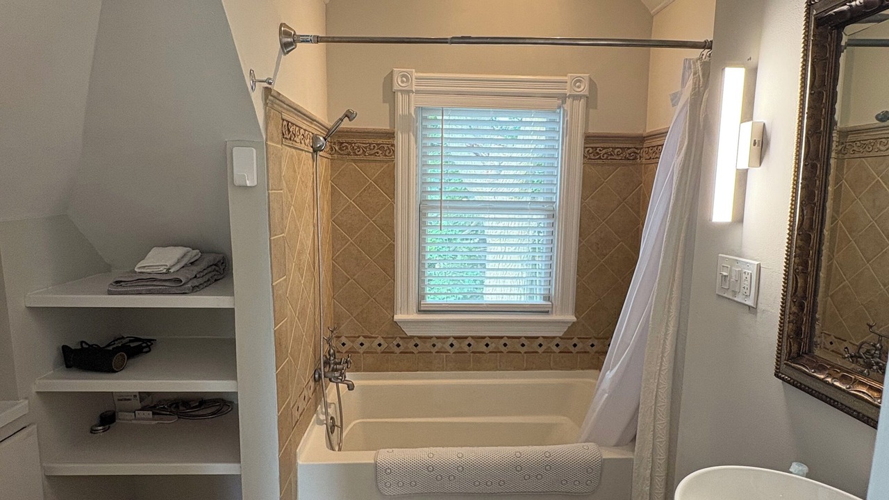 Photo of Bathroom in Egleston Square