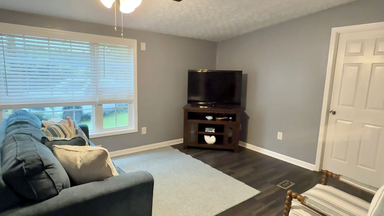 Photo of Livingroom in Newport