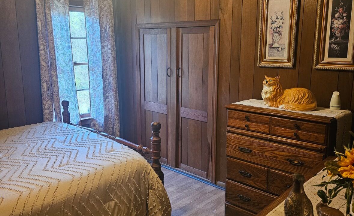 Photo of Bedroom in Mountain Rest