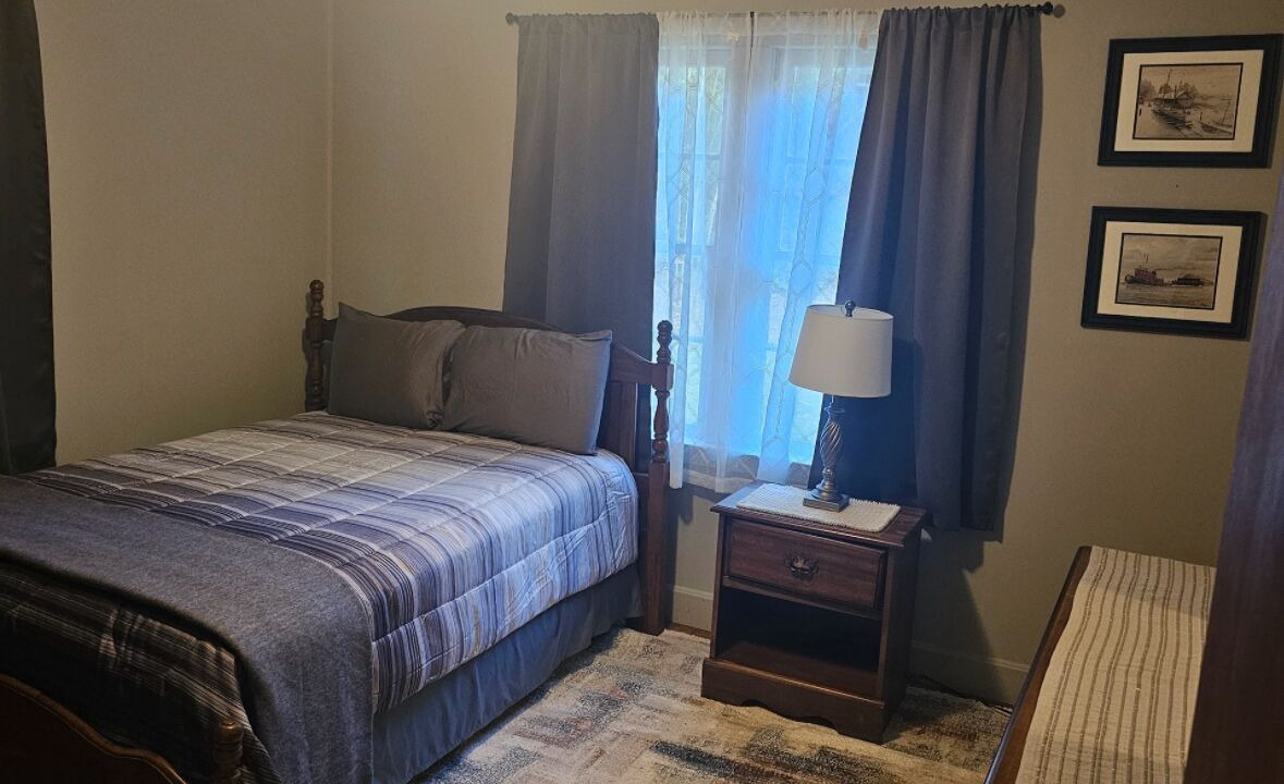 Photo of Bedroom in Mountain Rest