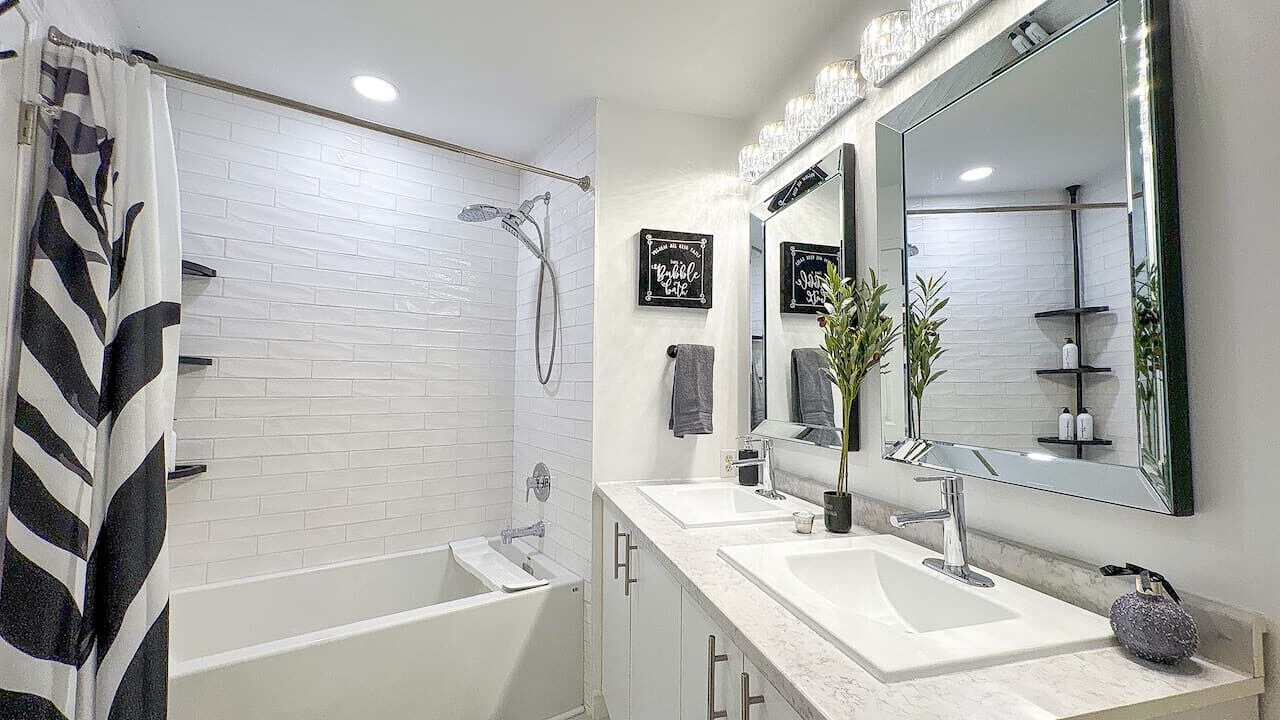 Photo of Bathroom in Wasaga Beach