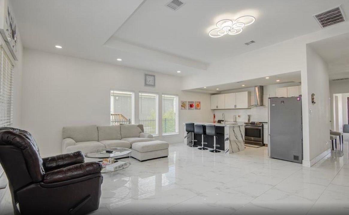 Photo of Livingroom in Cleveland