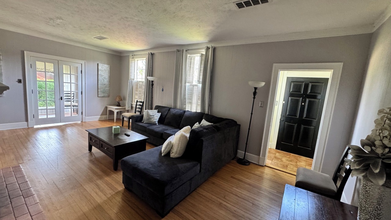 Photo of Livingroom in Nacogdoches