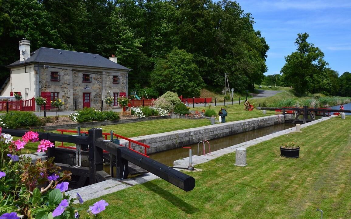 Photo of Others in Sens-de-Bretagne