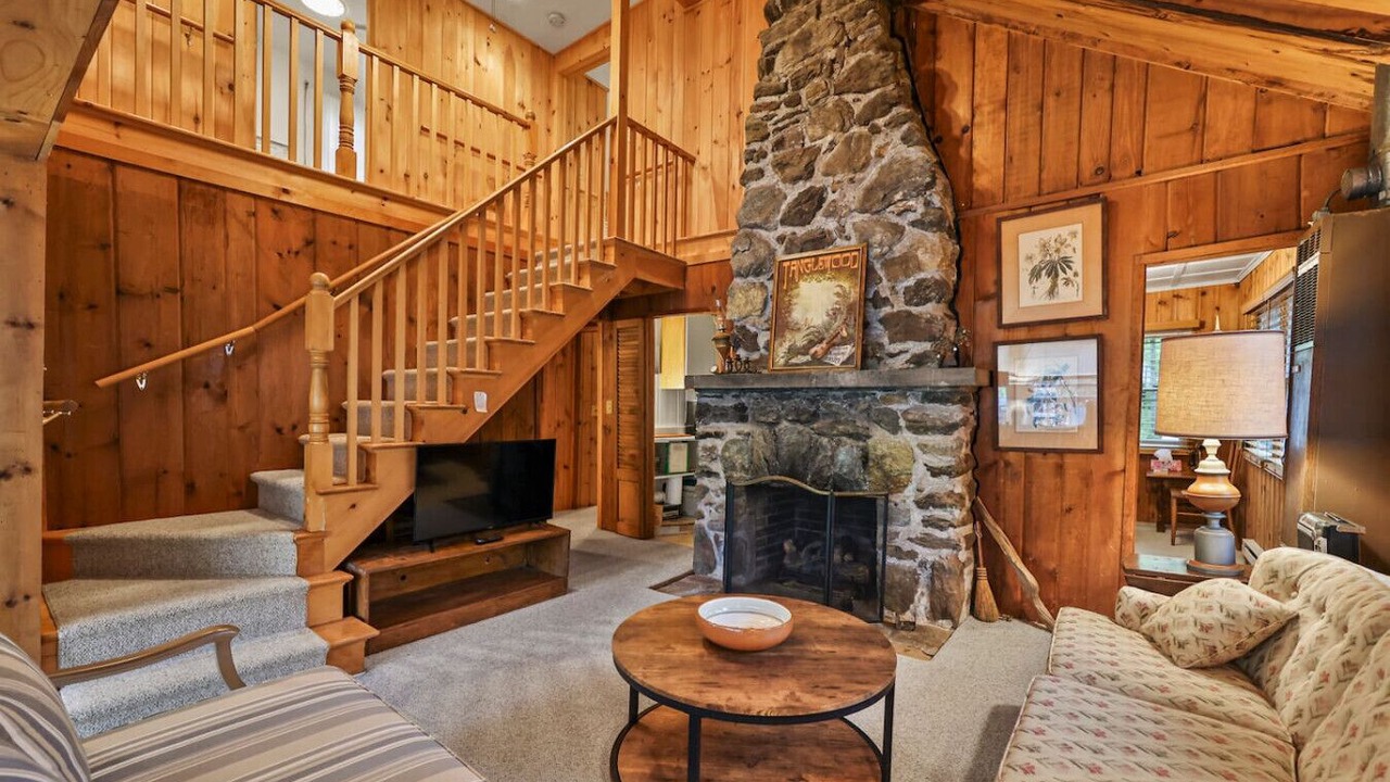 Photo of Livingroom in Lenox Dale