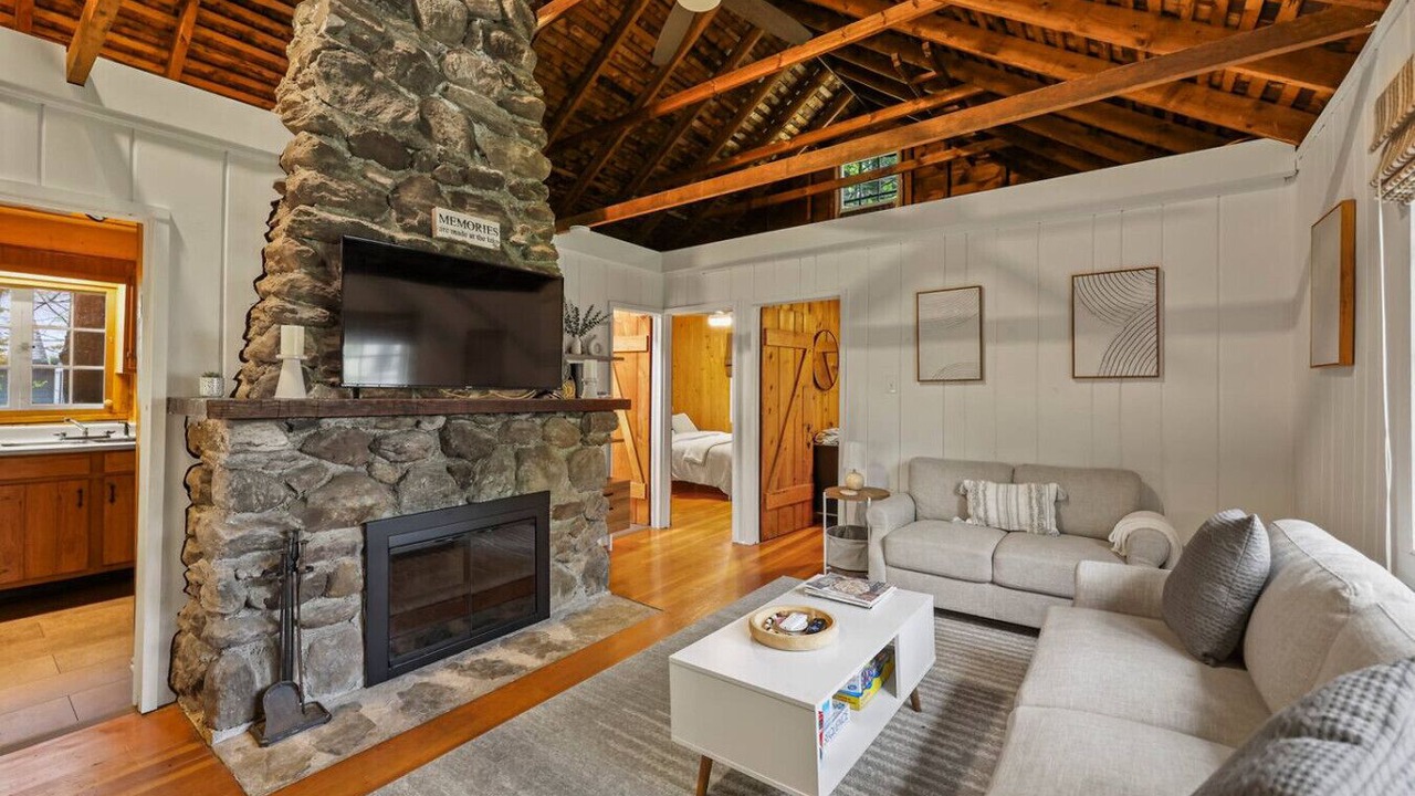 Photo of Livingroom in Lenox Dale