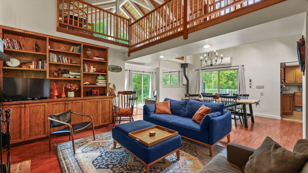 Photo of Livingroom in Housatonic