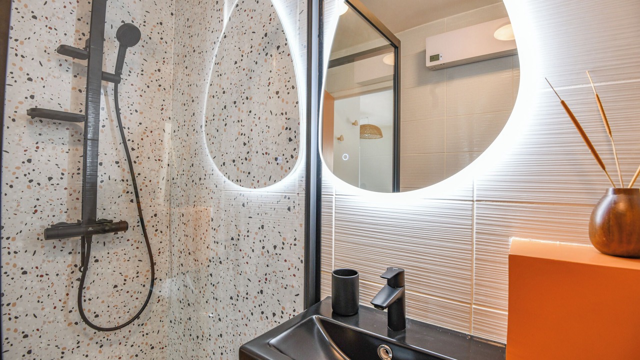 Photo of Bathroom in Opera