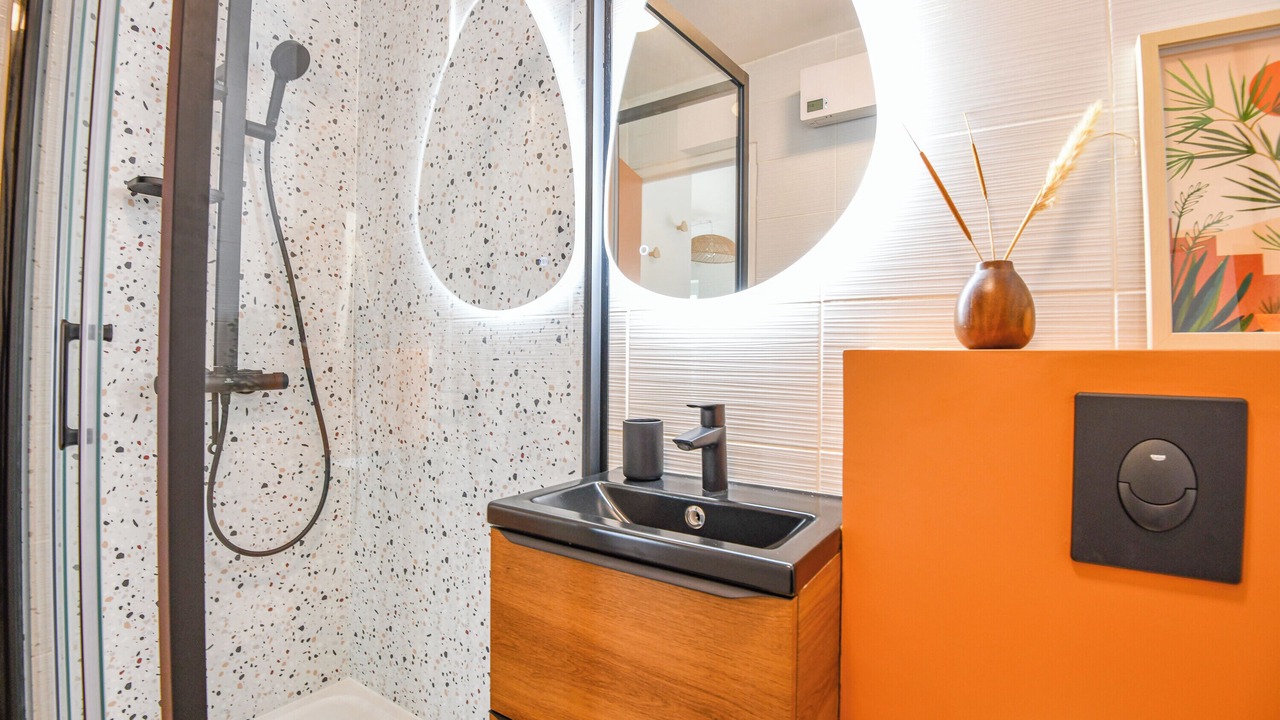 Photo of Bathroom in Opera