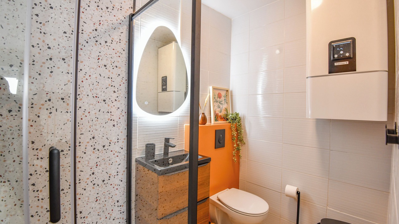 Photo of Bathroom in Opera