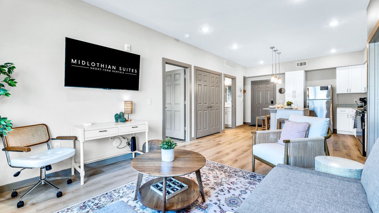 Photo of Livingroom in Lacy-Lakeview