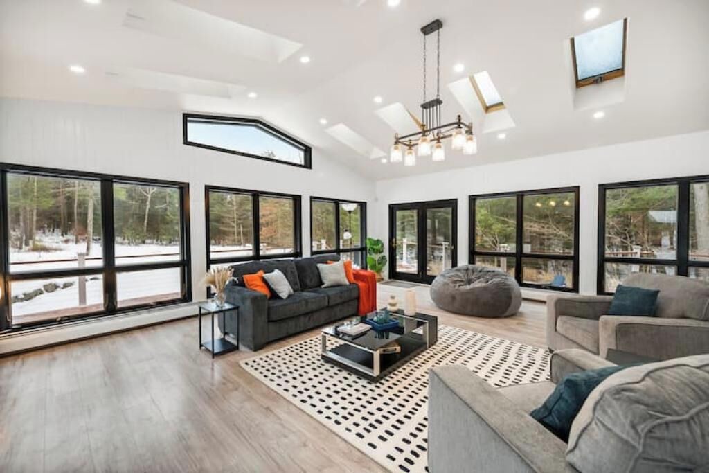 Photo of Livingroom in Parksville