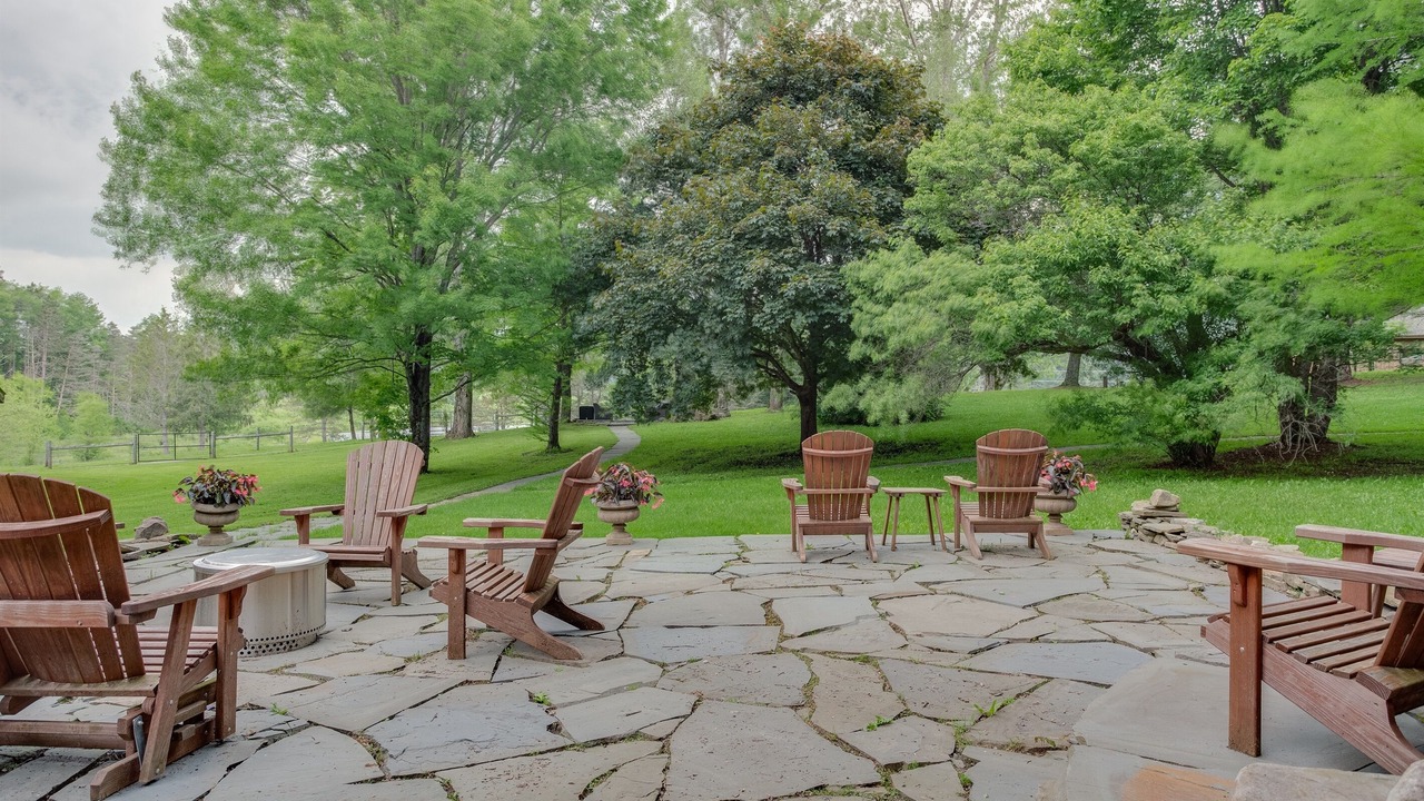 Photo of Patio Balcony in Fly Creek