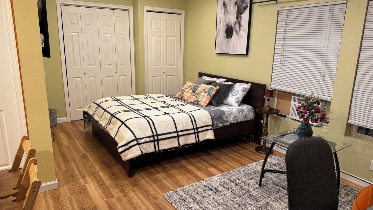 Photo of Bedroom in Squire Park