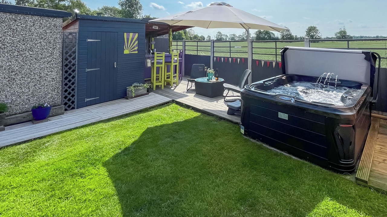 Photo of Others in Crowle