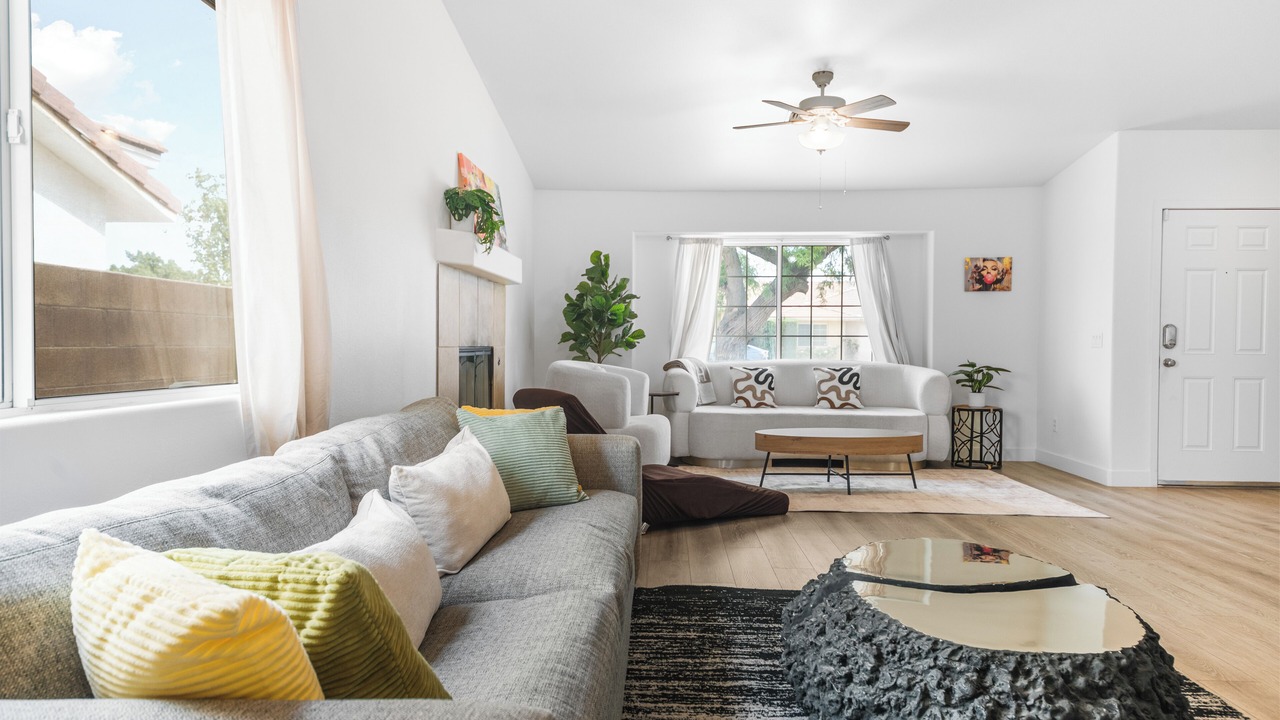 Photo of Livingroom in Desert Hot Springs