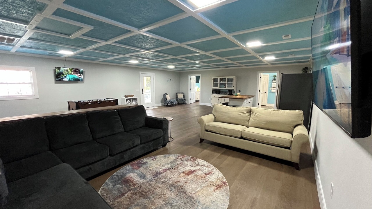 Photo of Livingroom in Floyd Dale